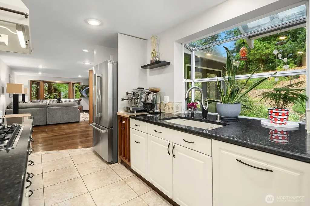 21422 SE 37th Street Sammamish WA 98075