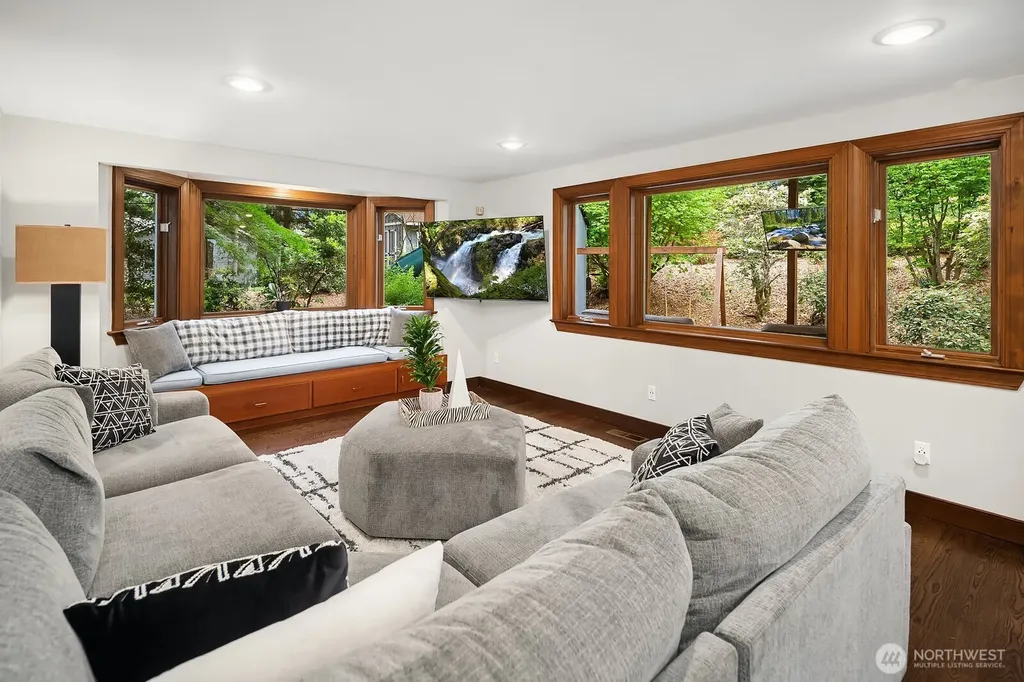 21422 SE 37th Street Sammamish WA 98075