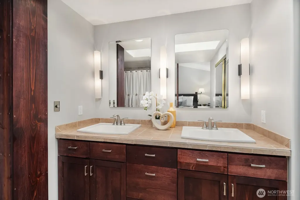 21422 SE 37th Street Sammamish WA 98075