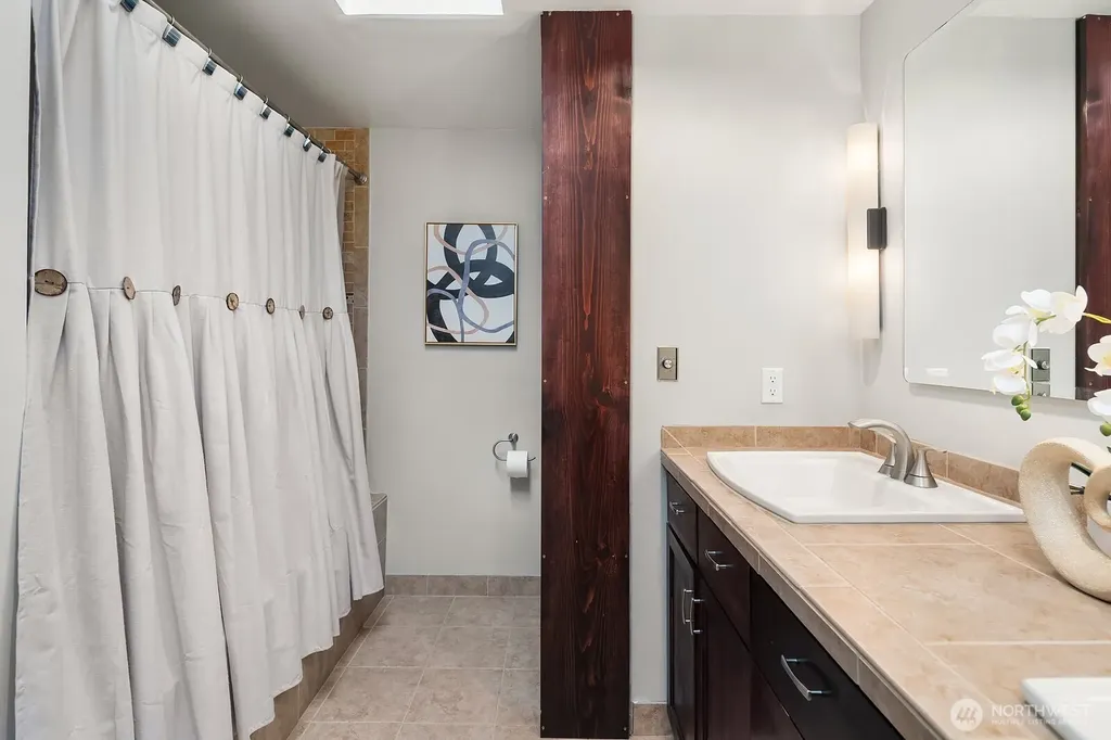 21422 SE 37th Street Sammamish WA 98075