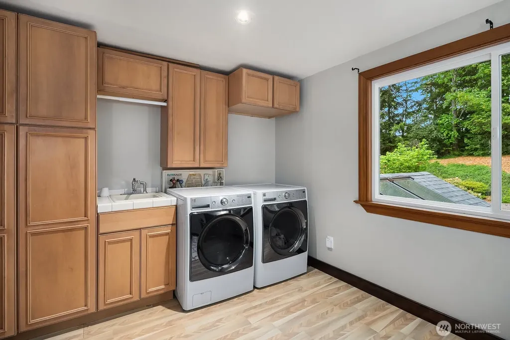 21422 SE 37th Street Sammamish WA 98075