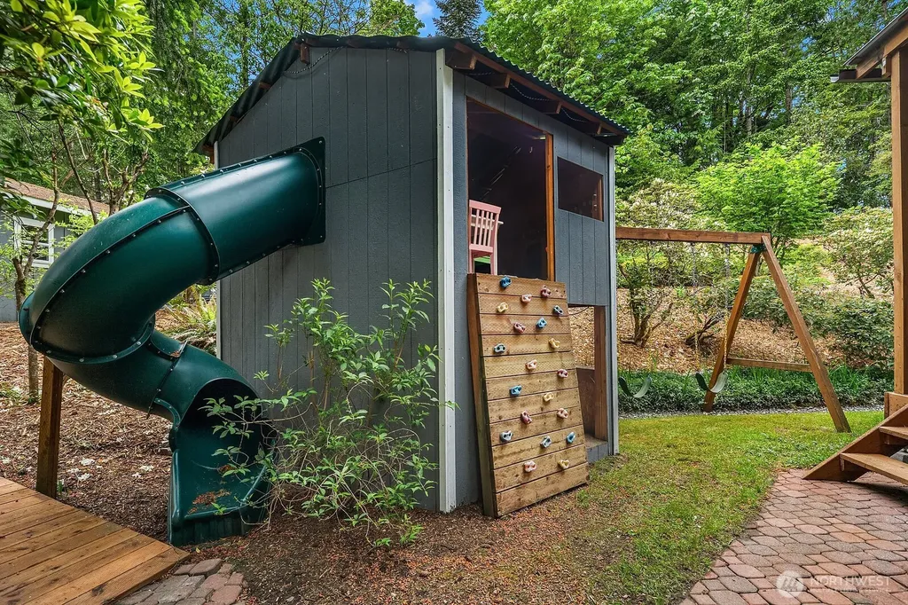 21422 SE 37th Street Sammamish WA 98075
