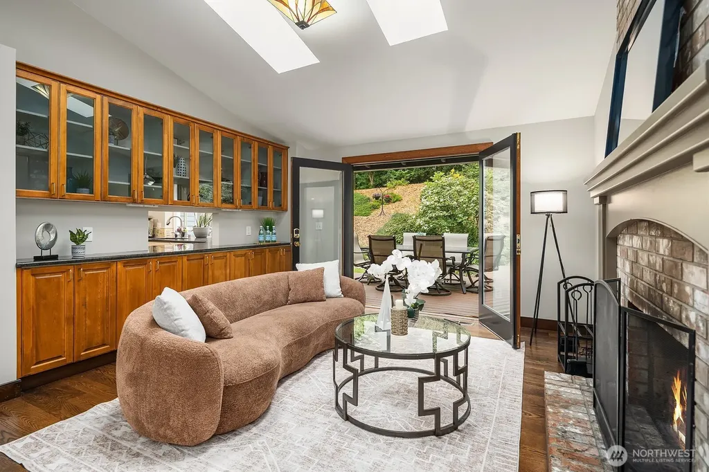 21422 SE 37th Street Sammamish WA 98075