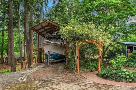 21422 SE 37th Street Sammamish WA 98075