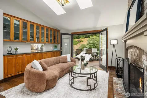 21422 SE 37th Street Sammamish WA 98075