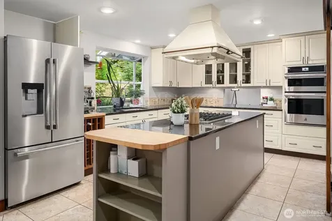 21422 SE 37th Street Sammamish WA 98075