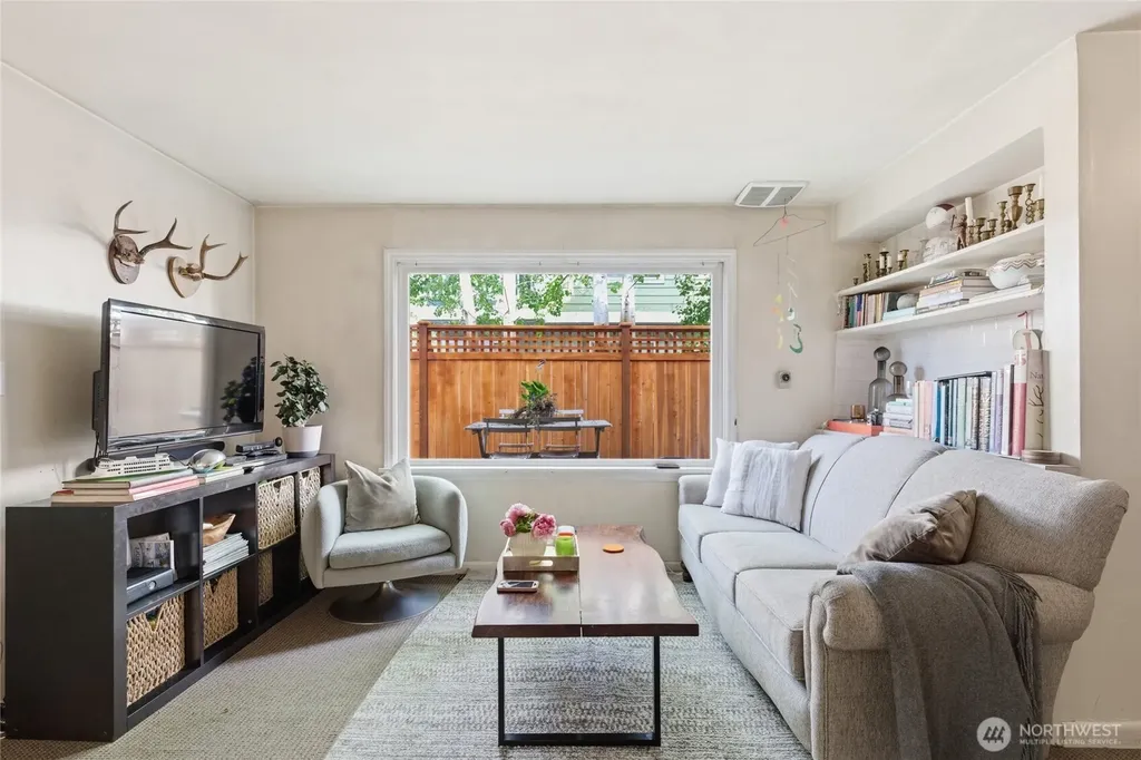 3444 34th Avenue W Seattle WA 98199