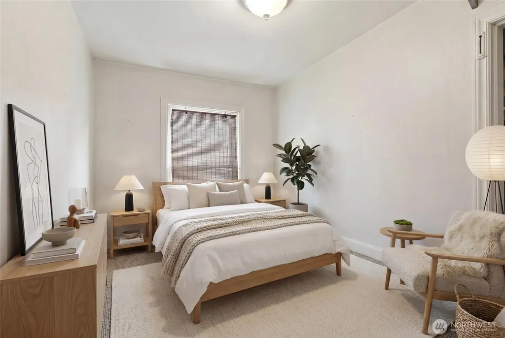 3444 34th Avenue W Seattle WA 98199