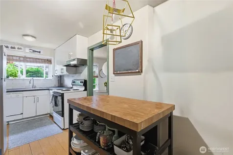3444 34th Avenue W Seattle WA 98199