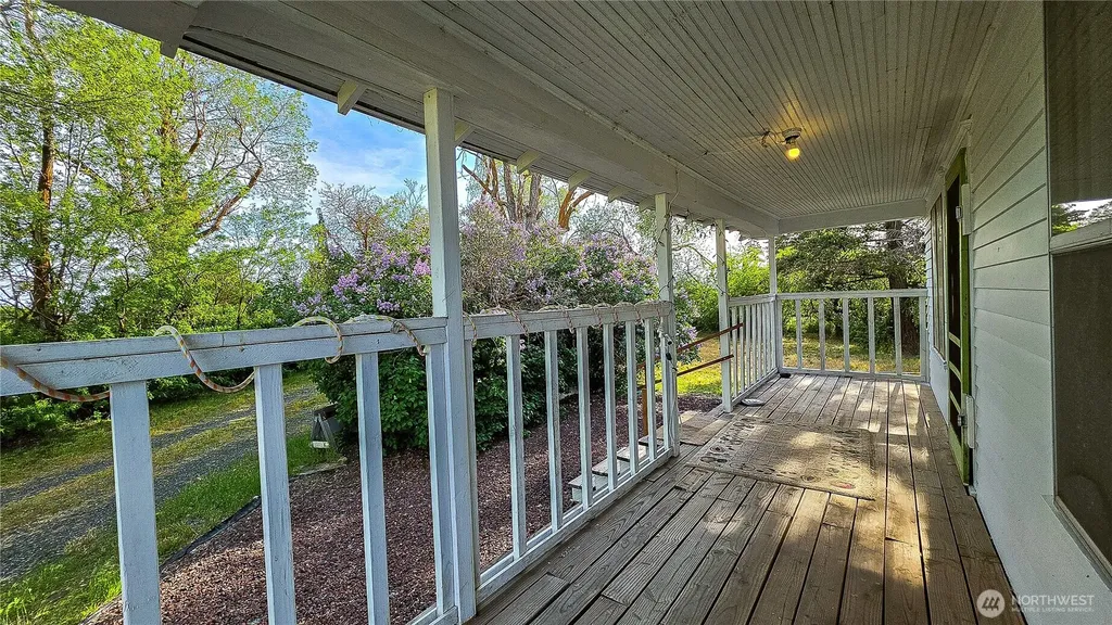 16525 Us Highway 2 Waterville WA 98858