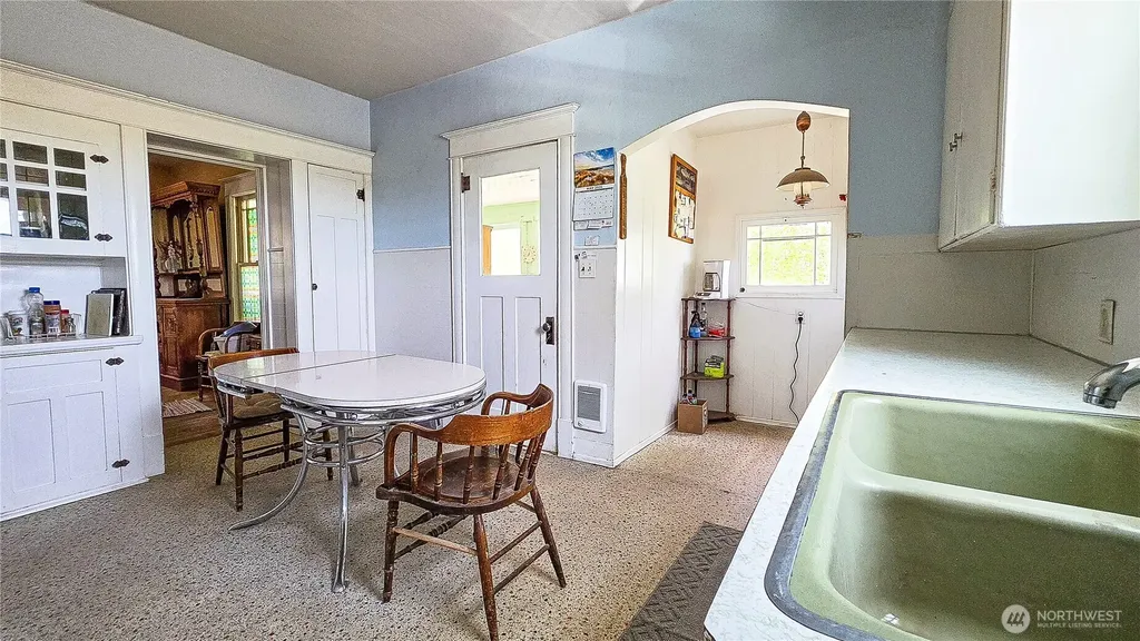 16525 Us Highway 2 Waterville WA 98858