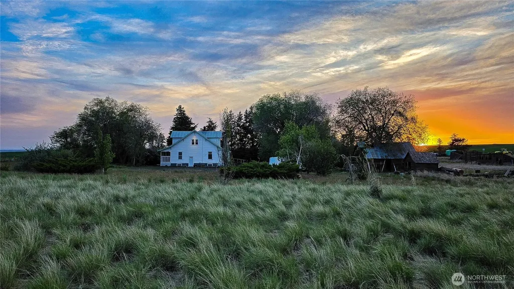16525 Us Highway 2 Waterville WA 98858