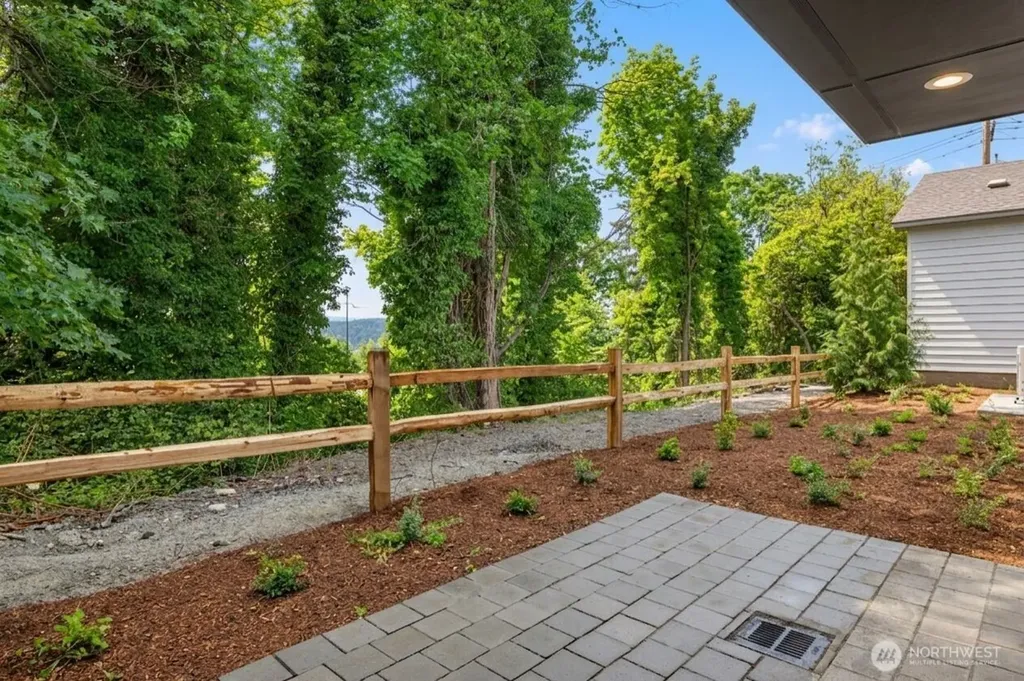 4411 21st Avenue SW Seattle WA 98106