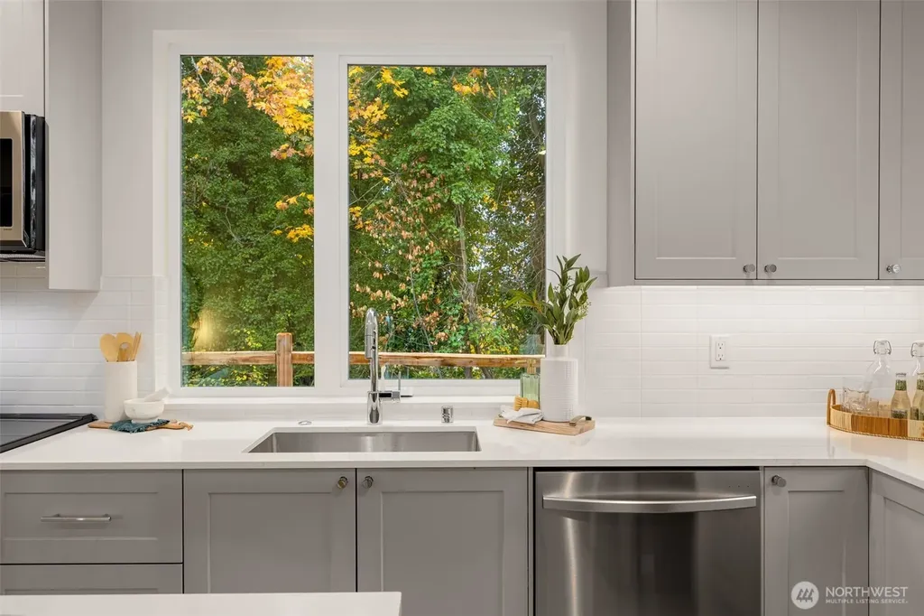 4411 21st Avenue SW Seattle WA 98106