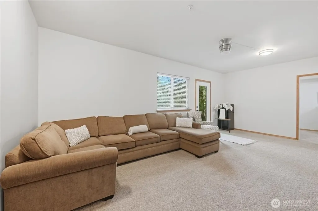 6534 NE 198th Street Kenmore WA 98028