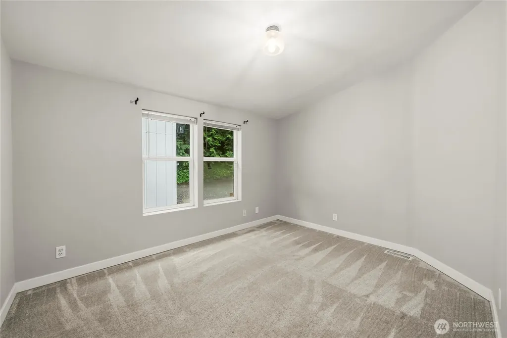 11814 4th Street E Edgewood WA 98372