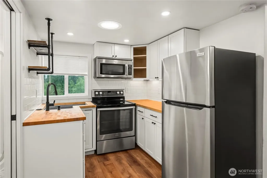 11814 4th Street E Edgewood WA 98372