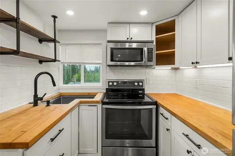 11814 4th Street E Edgewood WA 98372