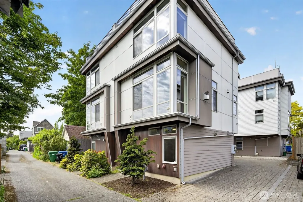2615 NW 65th Street Seattle WA 98117