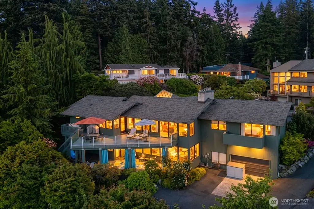 7025 156th Street SW Edmonds WA 98026