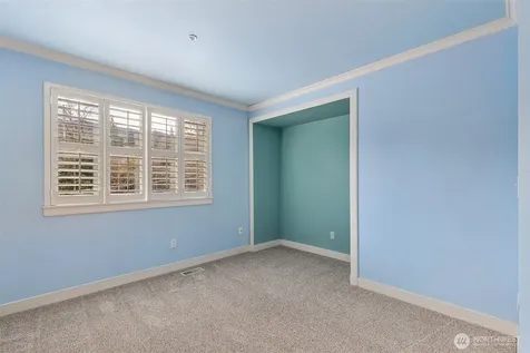 120 Newport Way NW Issaquah WA 98027