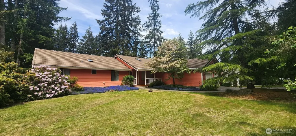 130 E Lakeland Way Allyn WA 98524