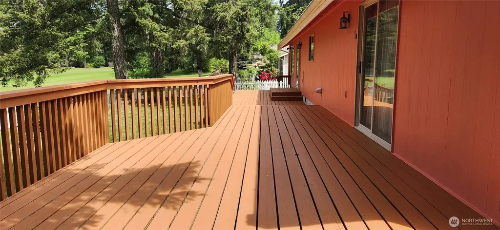 130 E Lakeland Way Allyn WA 98524