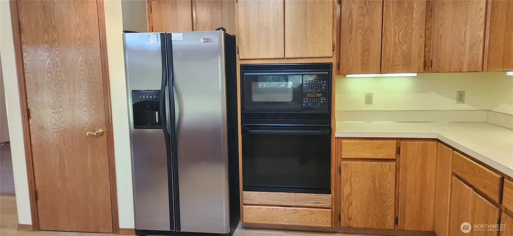130 E Lakeland Way Allyn WA 98524