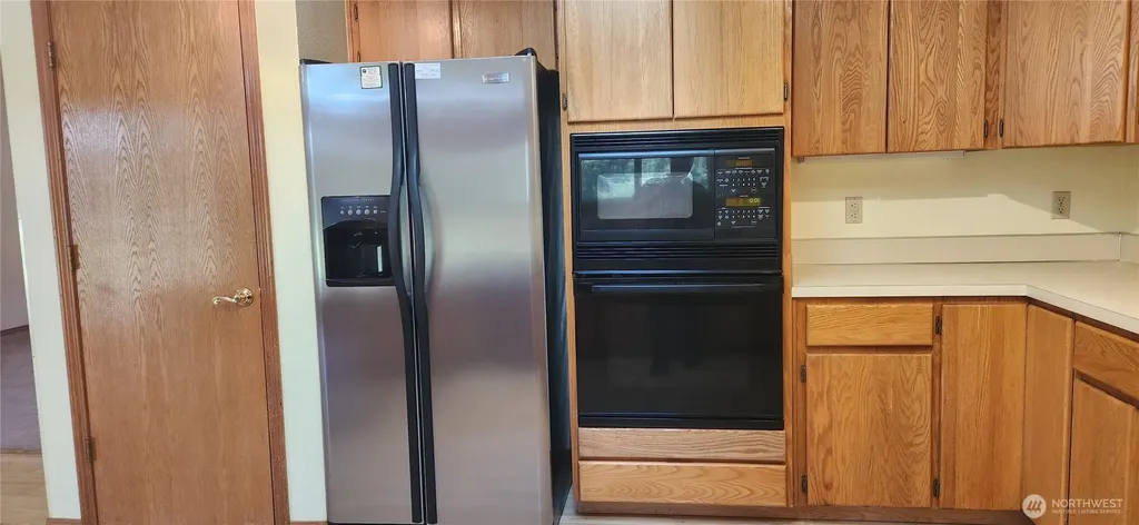 130 E Lakeland Way Allyn WA 98524