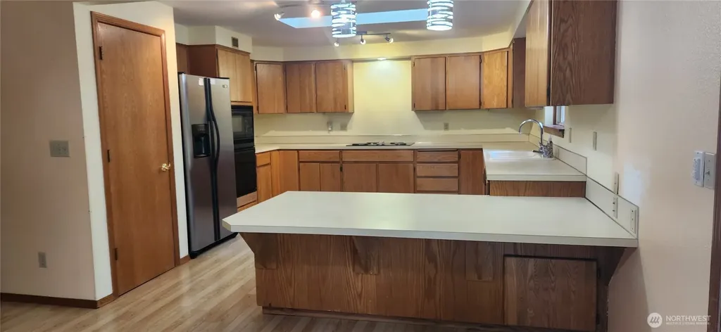 130 E Lakeland Way Allyn WA 98524