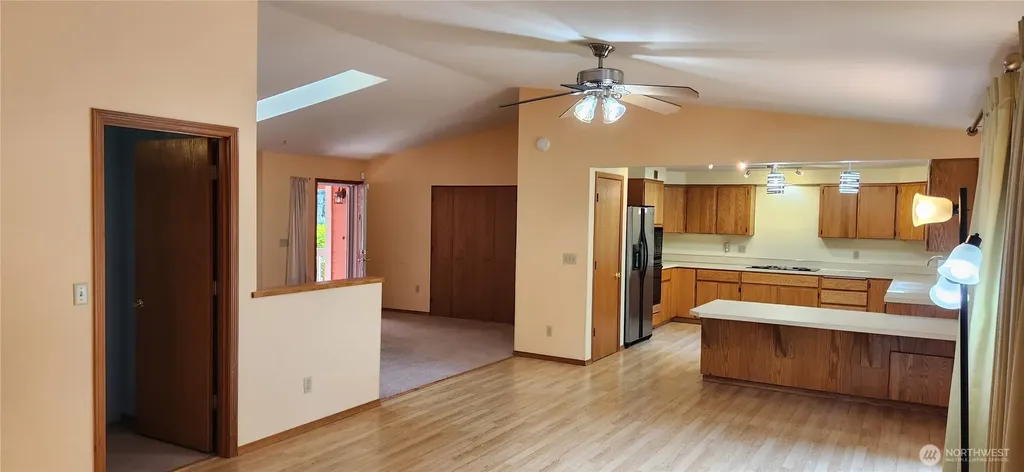 130 E Lakeland Way Allyn WA 98524