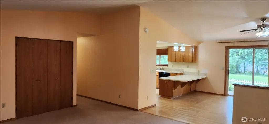 130 E Lakeland Way Allyn WA 98524