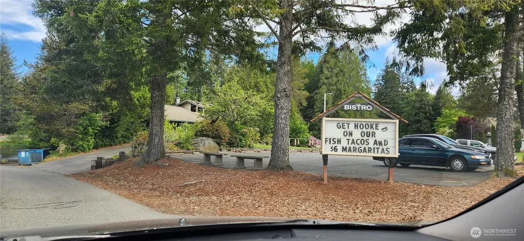 130 E Lakeland Way Allyn WA 98524