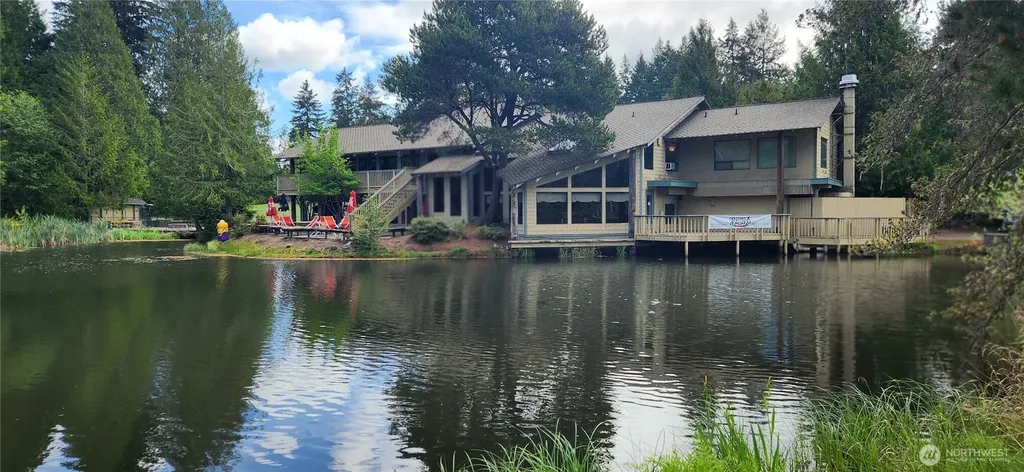 130 E Lakeland Way Allyn WA 98524
