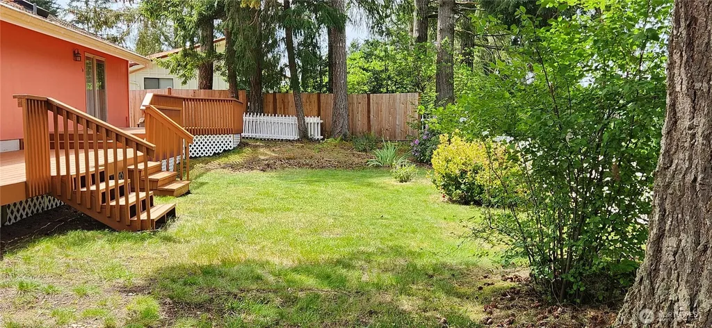 130 E Lakeland Way Allyn WA 98524