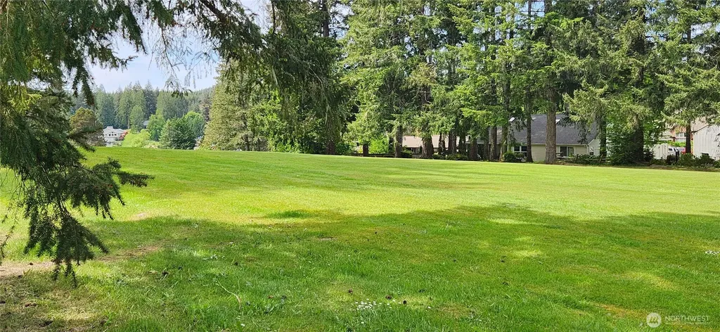130 E Lakeland Way Allyn WA 98524