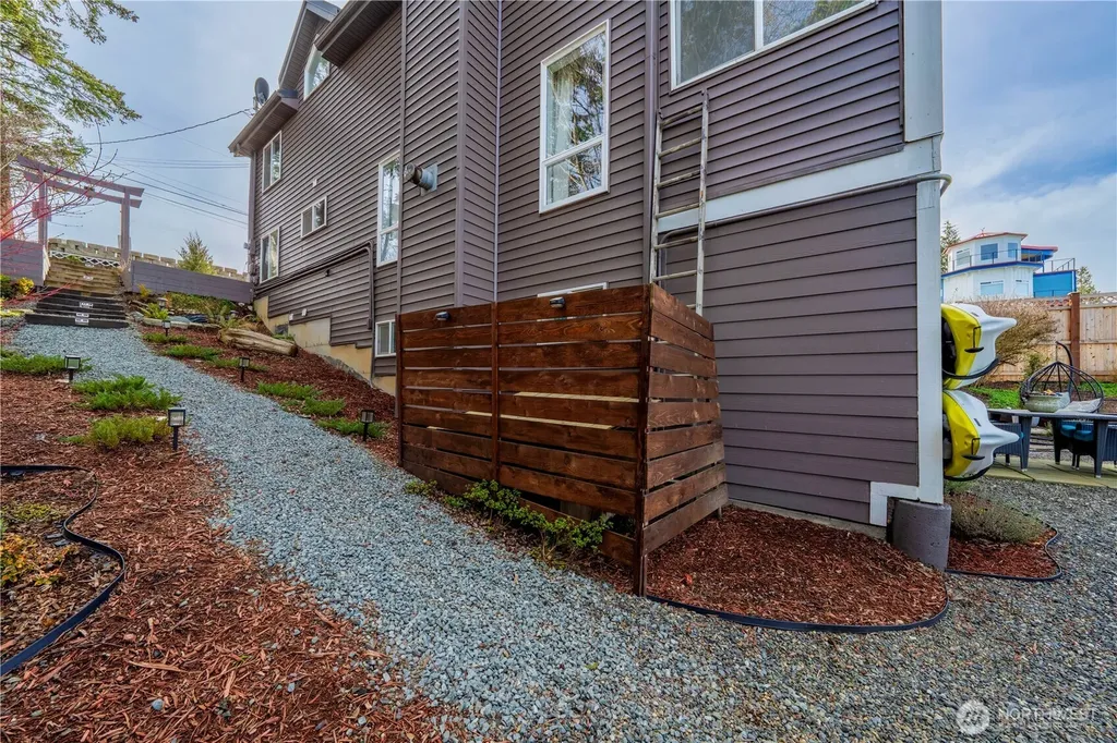 7413 Jackson Road Blaine WA 98230
