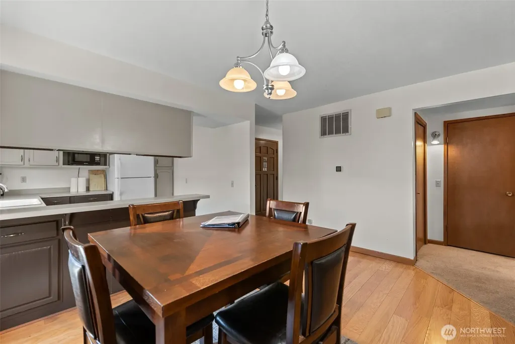 113 E Center Street Chelan WA 98816