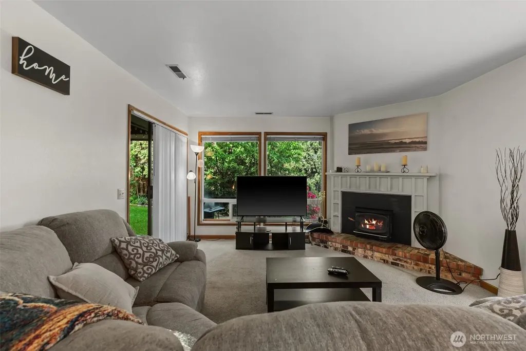 113 E Center Street Chelan WA 98816