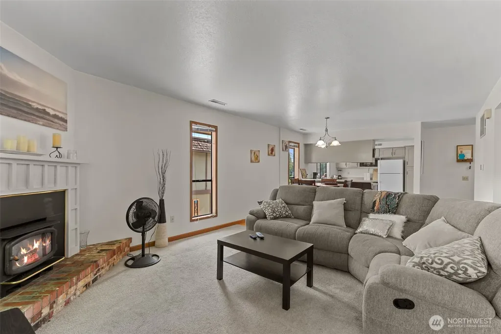 113 E Center Street Chelan WA 98816