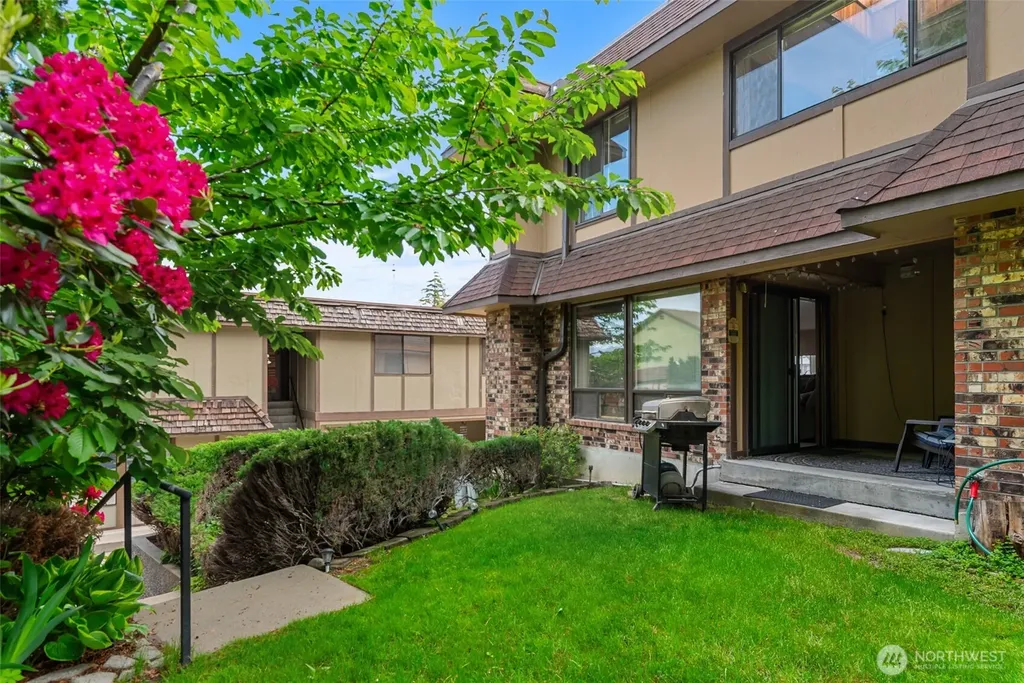 113 E Center Street Chelan WA 98816