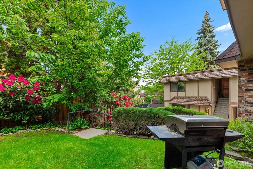 113 E Center Street Chelan WA 98816