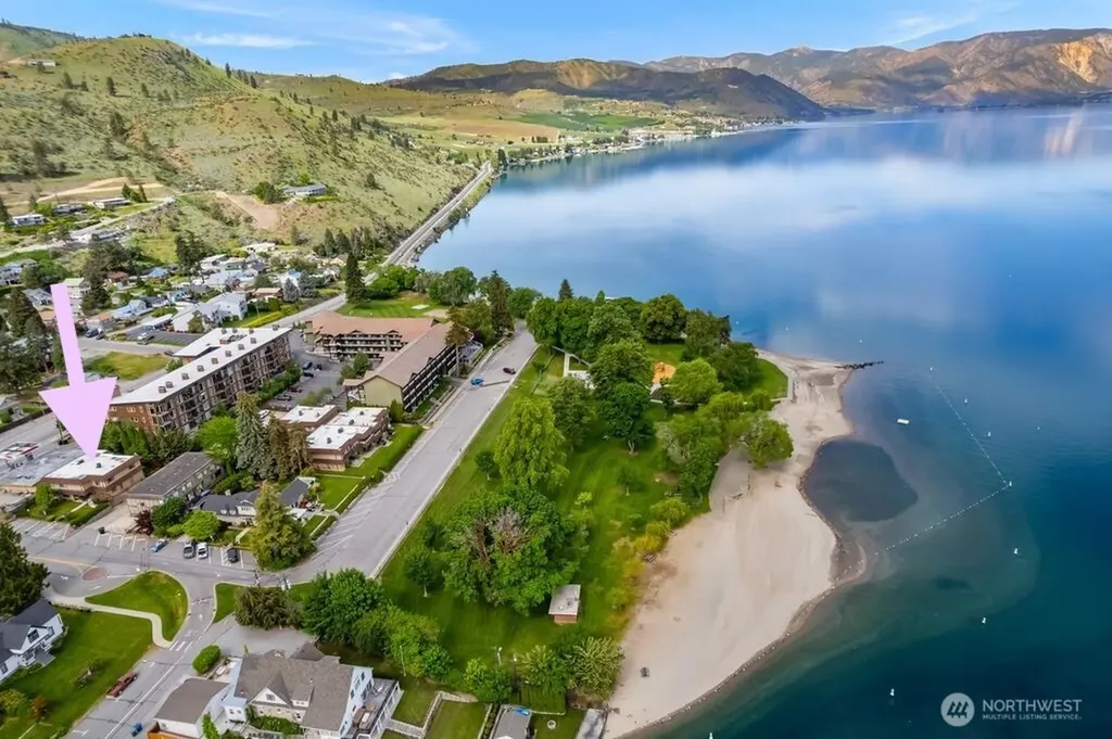 113 E Center Street Chelan WA 98816