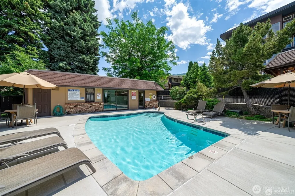 113 E Center Street Chelan WA 98816