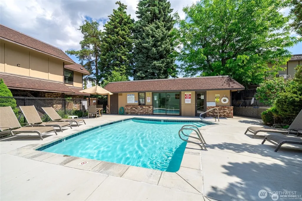113 E Center Street Chelan WA 98816