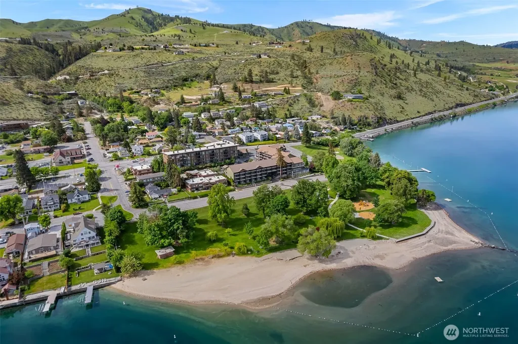 113 E Center Street Chelan WA 98816
