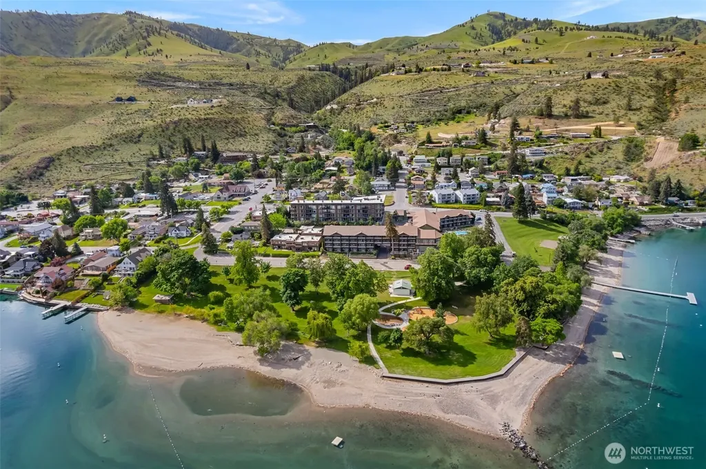 113 E Center Street Chelan WA 98816