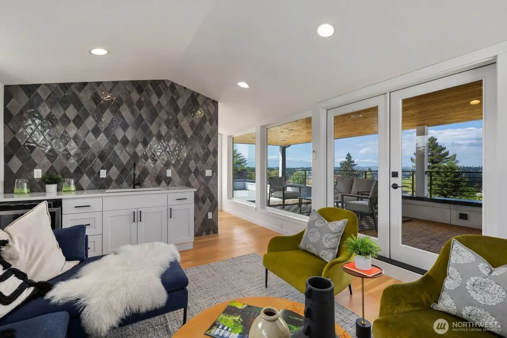 6103 S Norfolk Street Seattle WA 98118