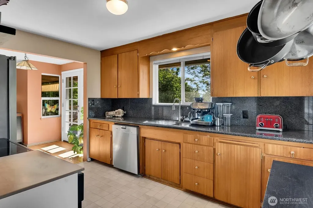 5309 47th Avenue SW Seattle WA 98136
