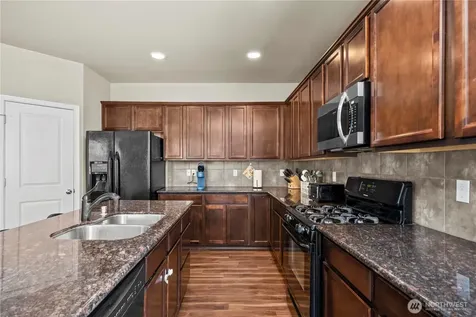 18834 110th Ave Ct E Puyallup WA 98374